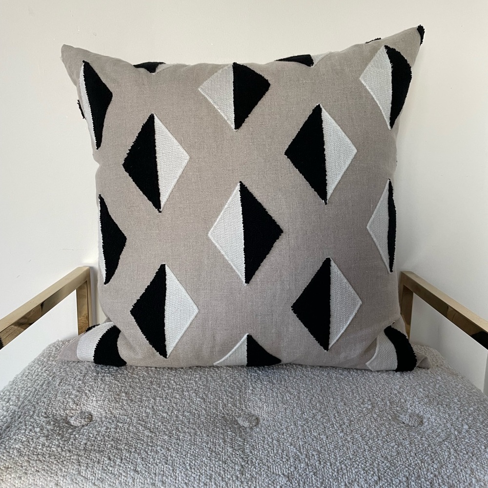 KRAVET Geometric Black and White Throw Pillow
